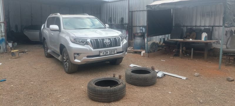Prado KDH 089E after repair, new tyres fitted